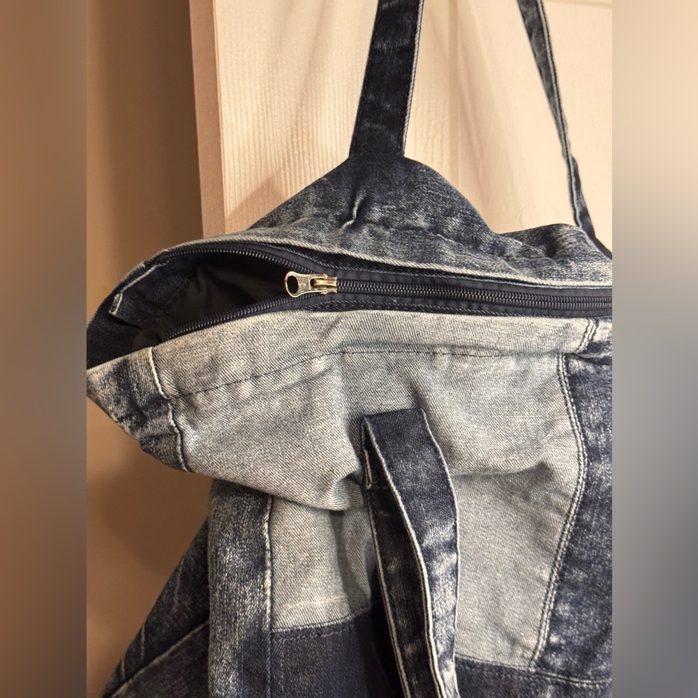 EUC🔷Torrid Denim Woven Fabric Tote Bag - Picture 5 of 6